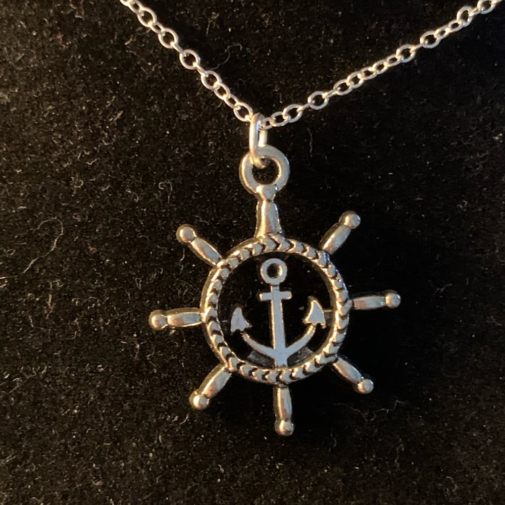 Pendant Necklace & Charm - Picture 1 of 3